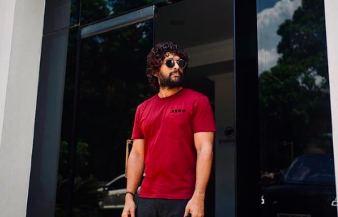 బన్నీ నుంచి మరో భారీ పాన్ ఇండియా చిత్రం 