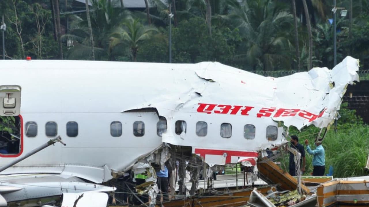 रहस्यमय क्रॅश – एअर इंडियाच्या उड्डाणाचा भयानक अंत रहस्यमय क्रॅश – एअर इंडियाच्या उड्डाणाचा भयानक अंत