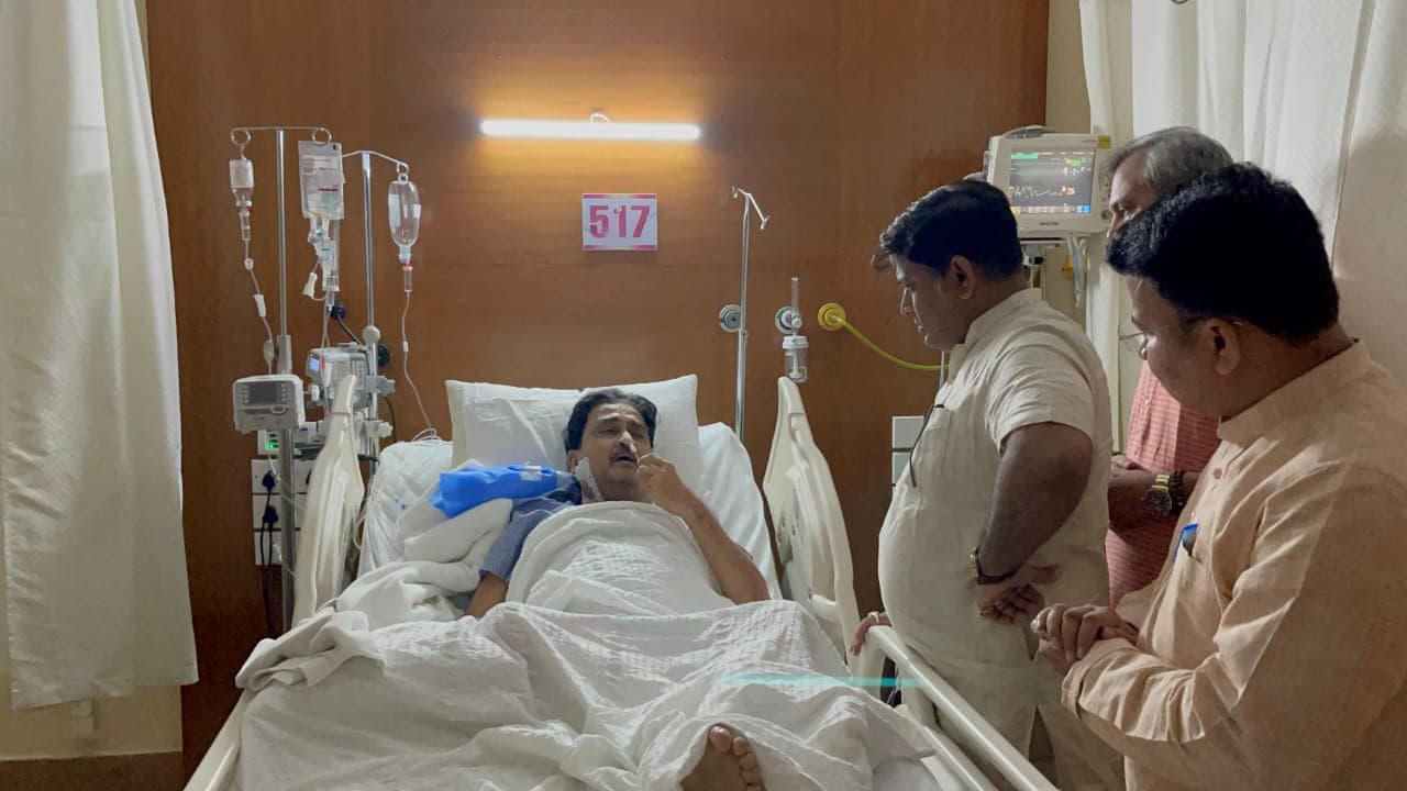 কেমন আছেন অভিজিৎ গঙ্গোপাধ্যায়