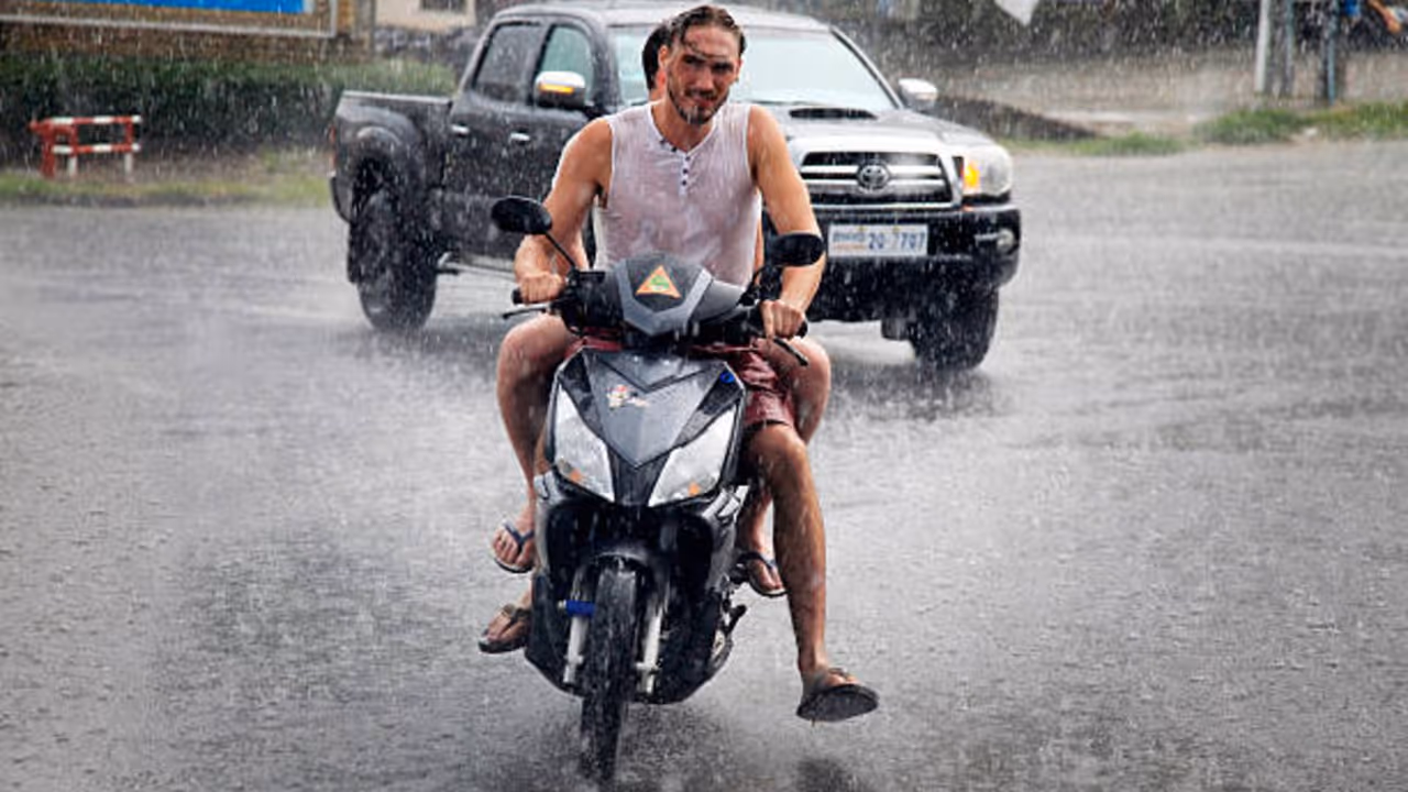 এবার বর্ষাকালে বৃষ্টি ভালো হবে, কিন্তু তা সত্ত্বেও কমবে না তাপমাত্রা! এবার বর্ষাকালে বৃষ্টি ভালো হবে, কিন্তু তা সত্ত্বেও কমবে না তাপমাত্রা!