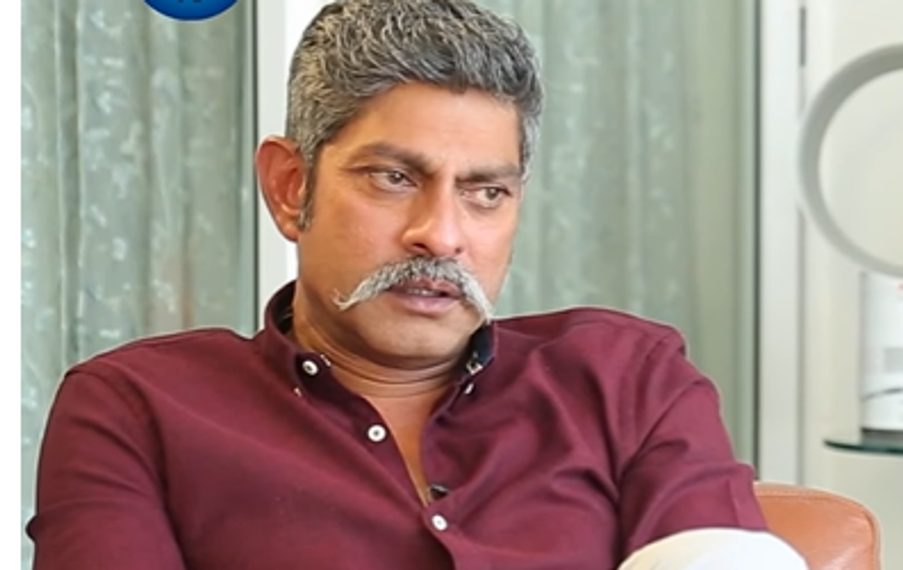 ఫ్యామిలీ హీరో నుంచి విలన్గా జగపతిబాబు కెరీర్ ఫ్యామిలీ హీరో నుంచి విలన్గా జగపతిబాబు కెరీర్