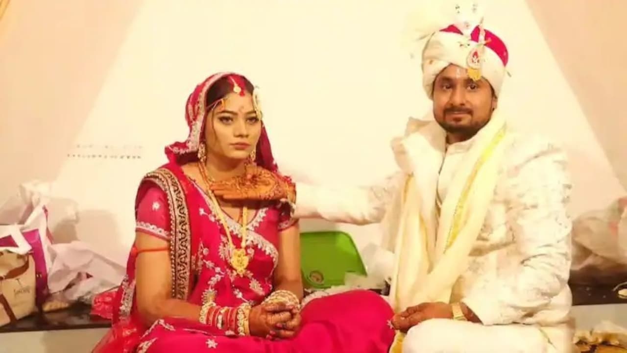 हनीमून बना खूनी साज़िश: सोनम ने पति को मरवाया, फिर ऐसे हुई गुम हनीमून बना खूनी साज़िश: सोनम ने पति को मरवाया, फिर ऐसे हुई गुम