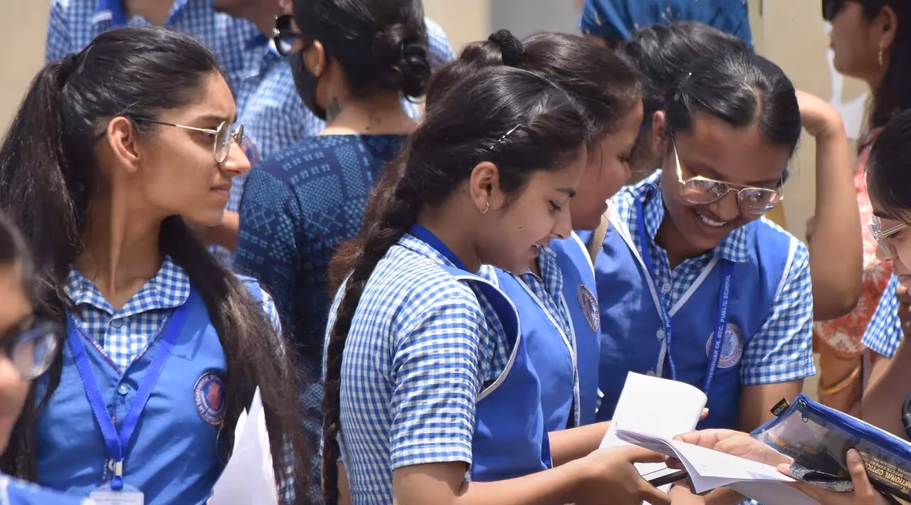 10ம் வகுப்பு மாணவர்கள்