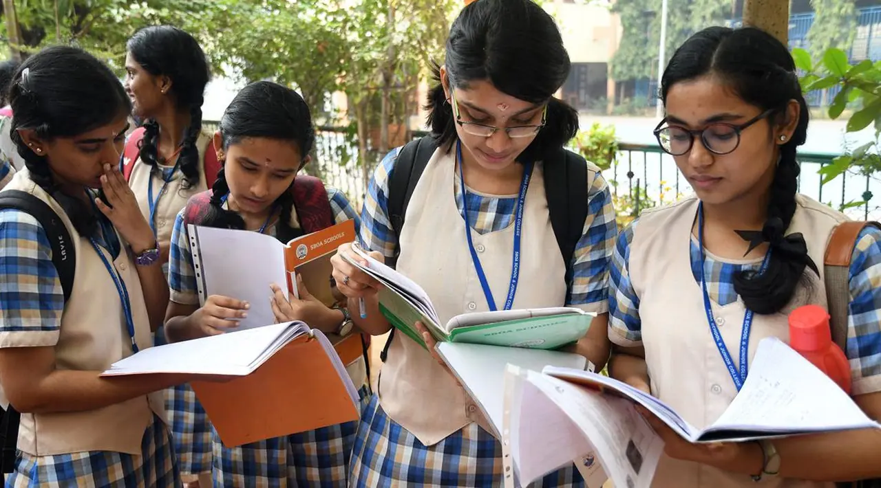 மாணவர்களின் கல்வி வளர்ச்சி