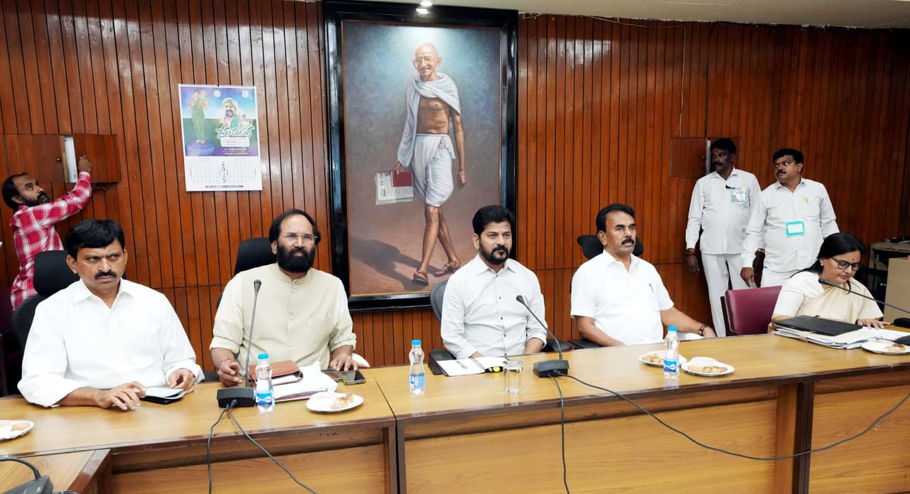 తెలంగాణలో భారీ వర్షాలు.. సీఎం రేవంత్ రెడ్డి కీల‌క ఆదేశాలు