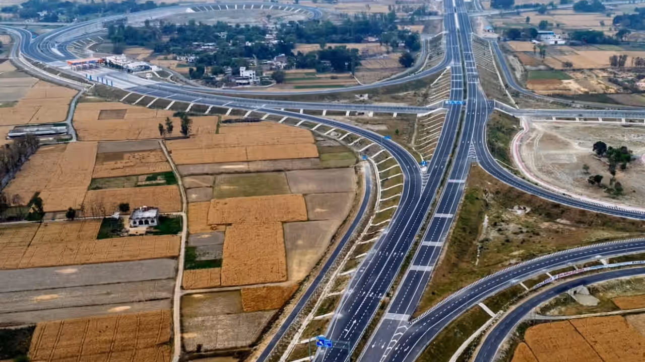 बरेली–आगरा–झांसी–ललितपुर कॉरिडोर: यूपी के सड़क नेटवर्क में उत्तर से दक्षिण तक नई धुरी बरेली–आगरा–झांसी–ललितपुर कॉरिडोर: यूपी के सड़क नेटवर्क में उत्तर से दक्षिण तक नई धुरी