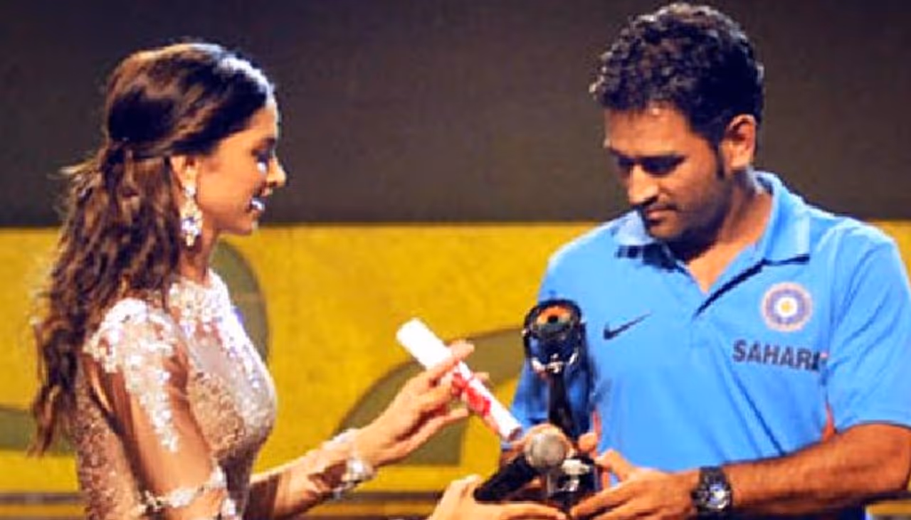 தோனியின் 44வது பிறந்தநாள் தோனியின் 44வது பிறந்தநாள்