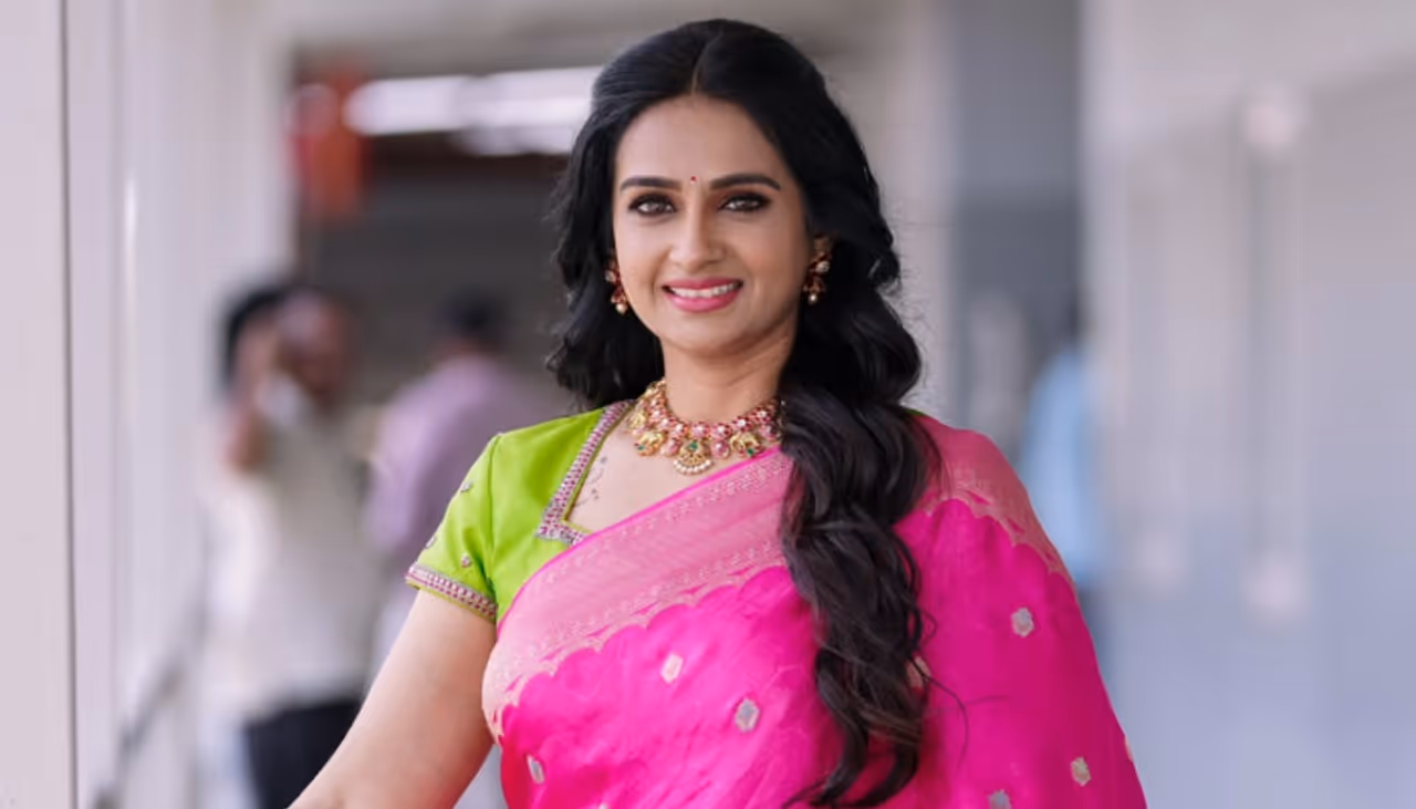 `తమ్ముడు` సినిమాతో నటి లయ రీఎంట్రీ 