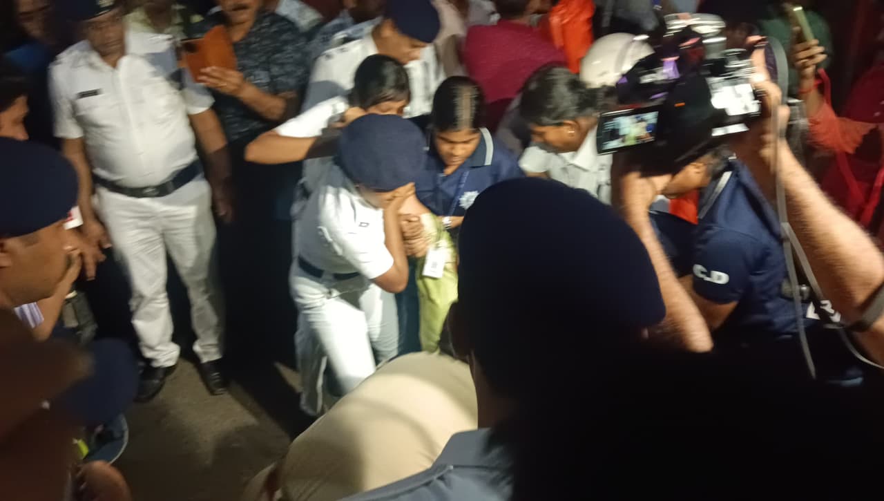 কসবা কাণ্ডের প্রতিবাদ বিজেপির কসবা কাণ্ডের প্রতিবাদ বিজেপির