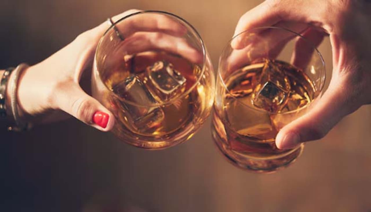 7 ways how alcohol really affects Fat Loss Goals