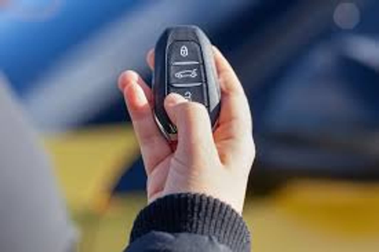 ஸ்மார்ட் கீ எனும் ரிமோர்ட் கன்ரோல்