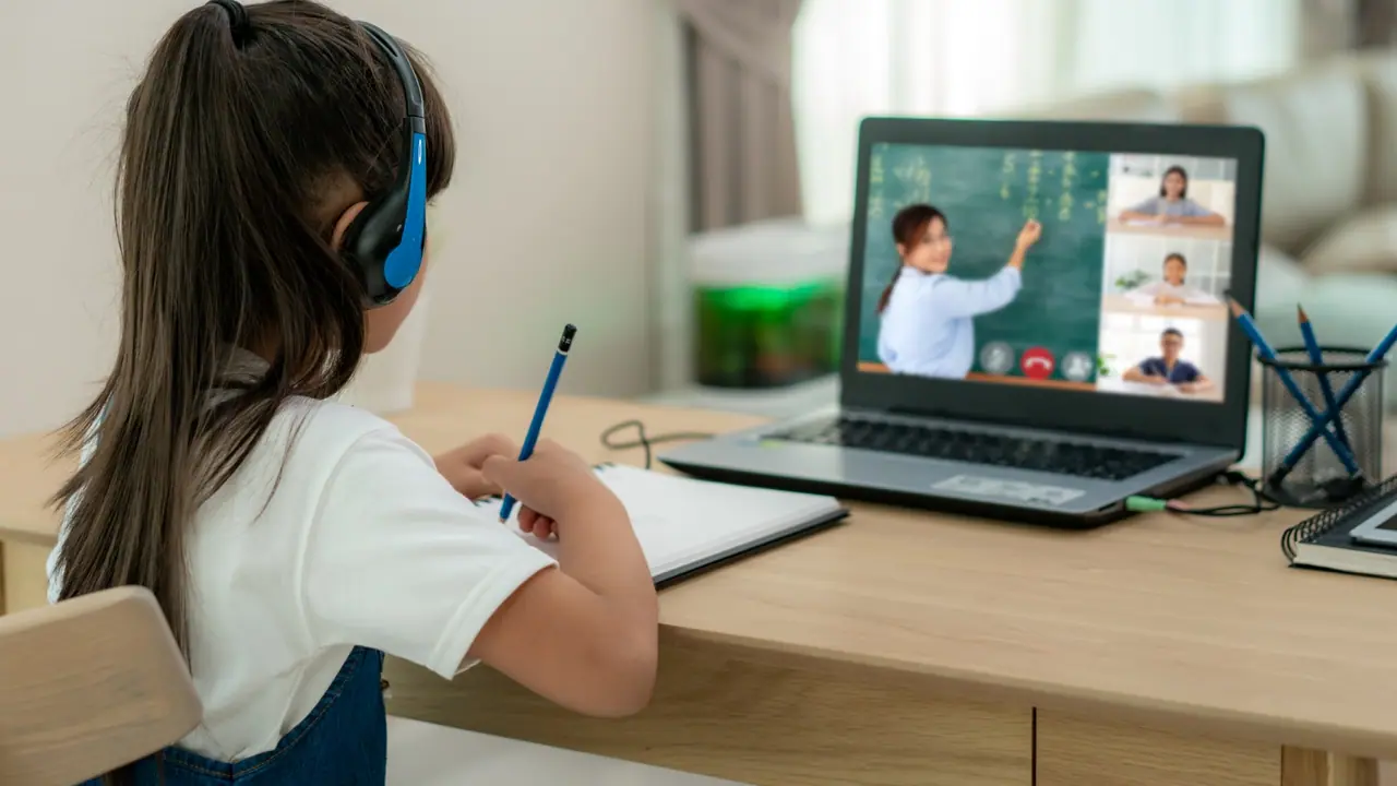 ఎలాన్ మస్క్ పిల్లల కోసం ప్రత్యేక స్కూల్