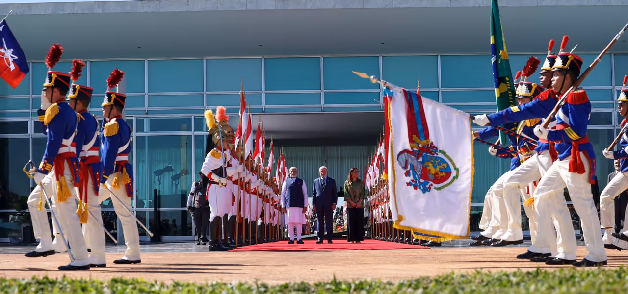 114 குதிரைகளுடன் வரவேற்பு