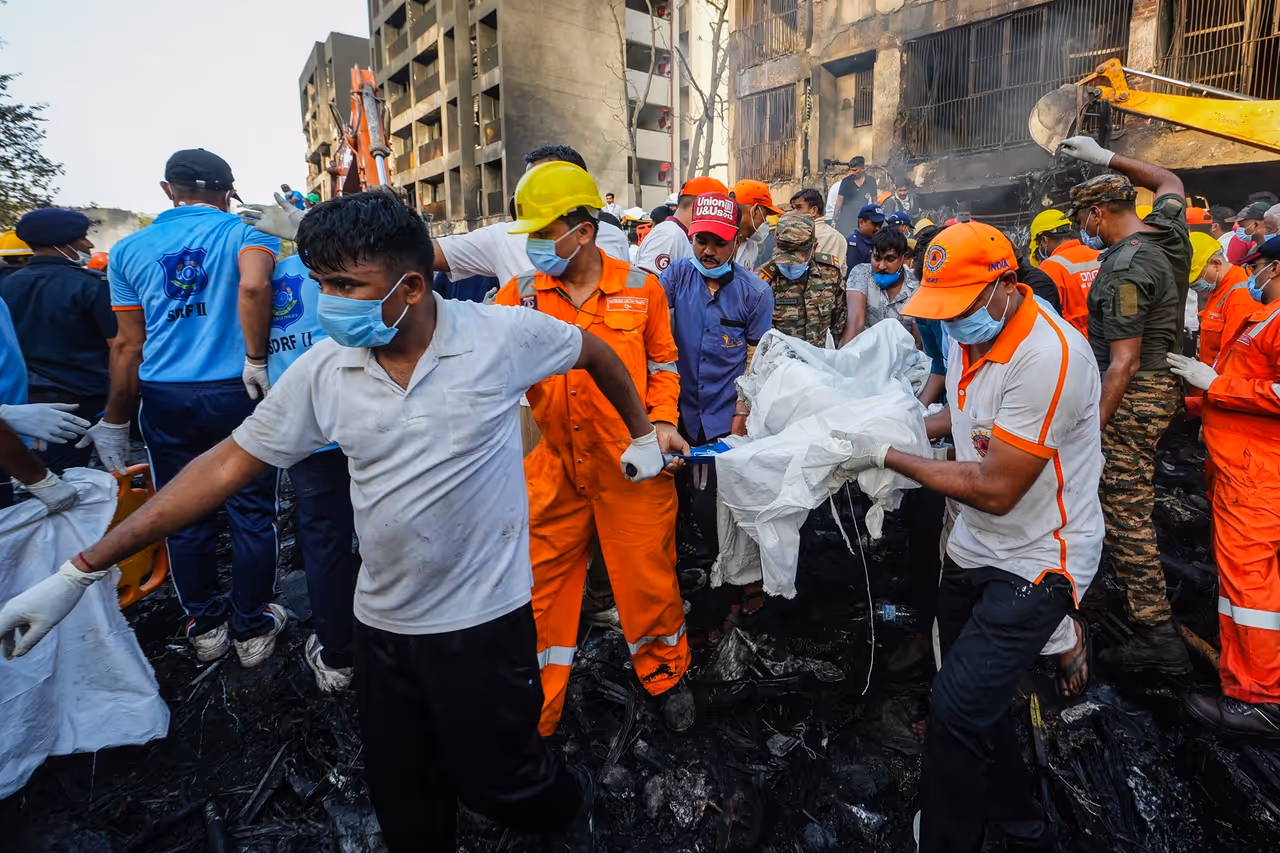 12 జూన్ 2025, ఎయిర్ ఇండియా విమానం క్రాష్ 12 జూన్ 2025, ఎయిర్ ఇండియా విమానం క్రాష్