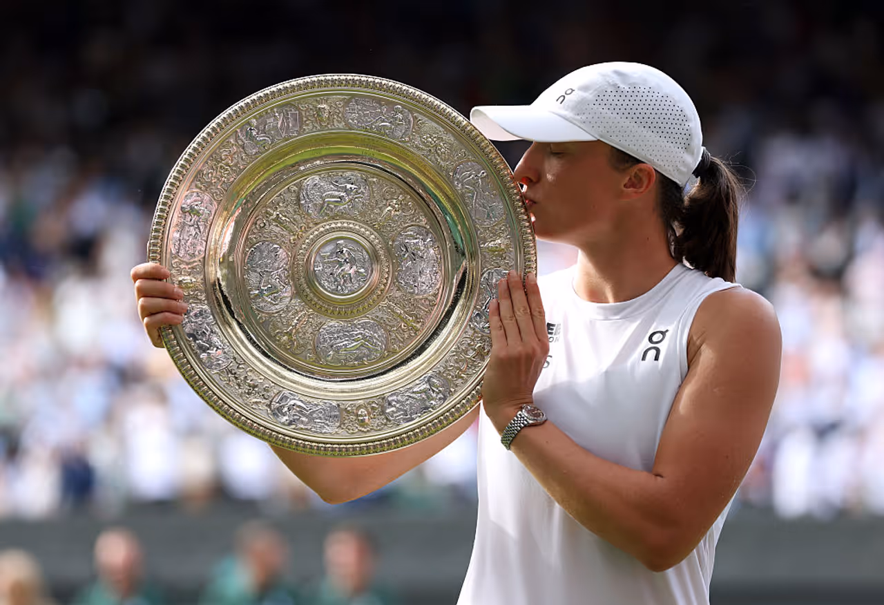 స్వియాటెక్‌కు వింబుల్డన్ తొలి గ్రాండ్ స్లామ్ టైటిల్