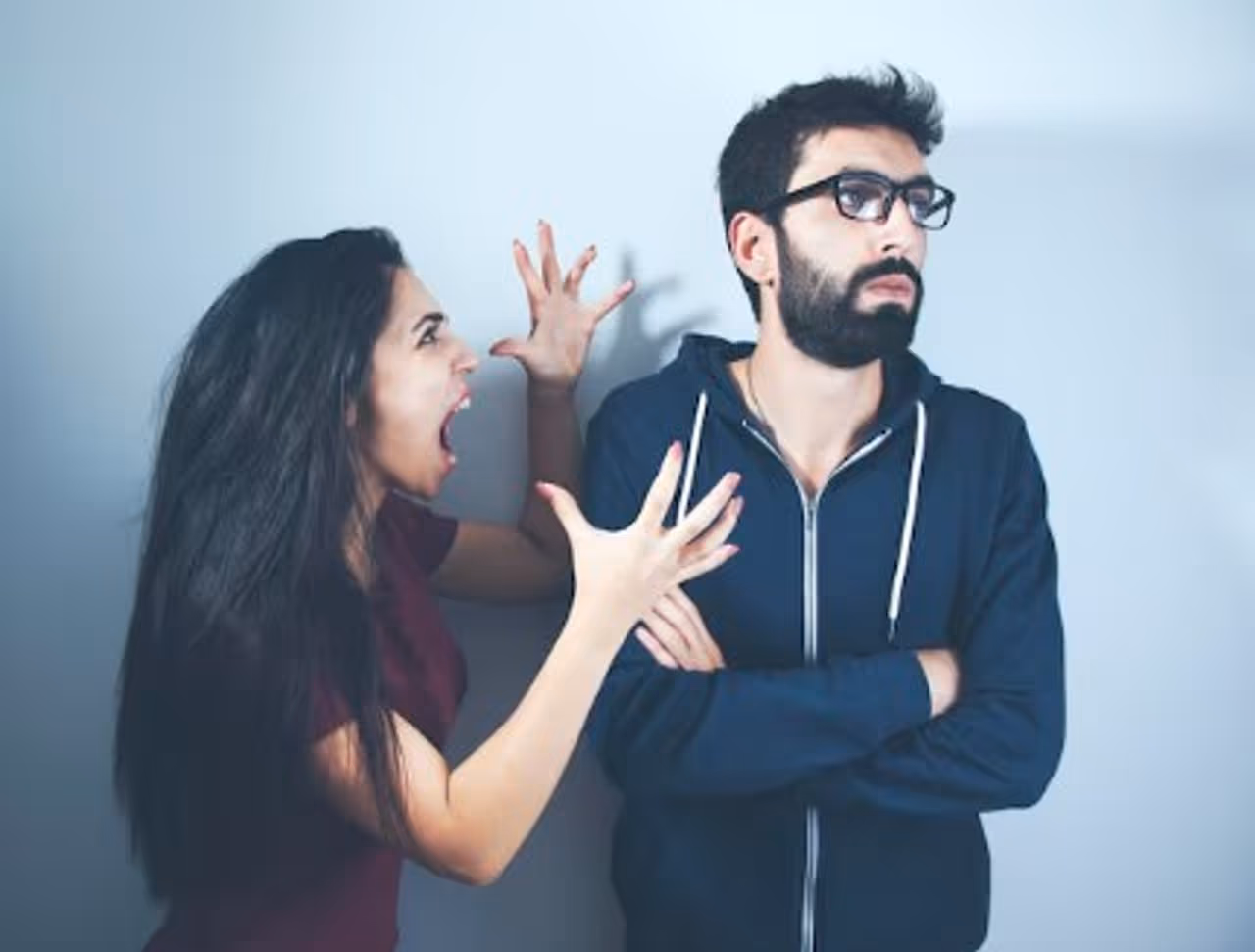 இரட்டை வேடம்... காரணம்... இரட்டை வேடம்... காரணம்...