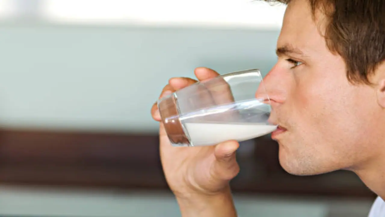 Can Drinking Milk Raise Cholesterol Levels?