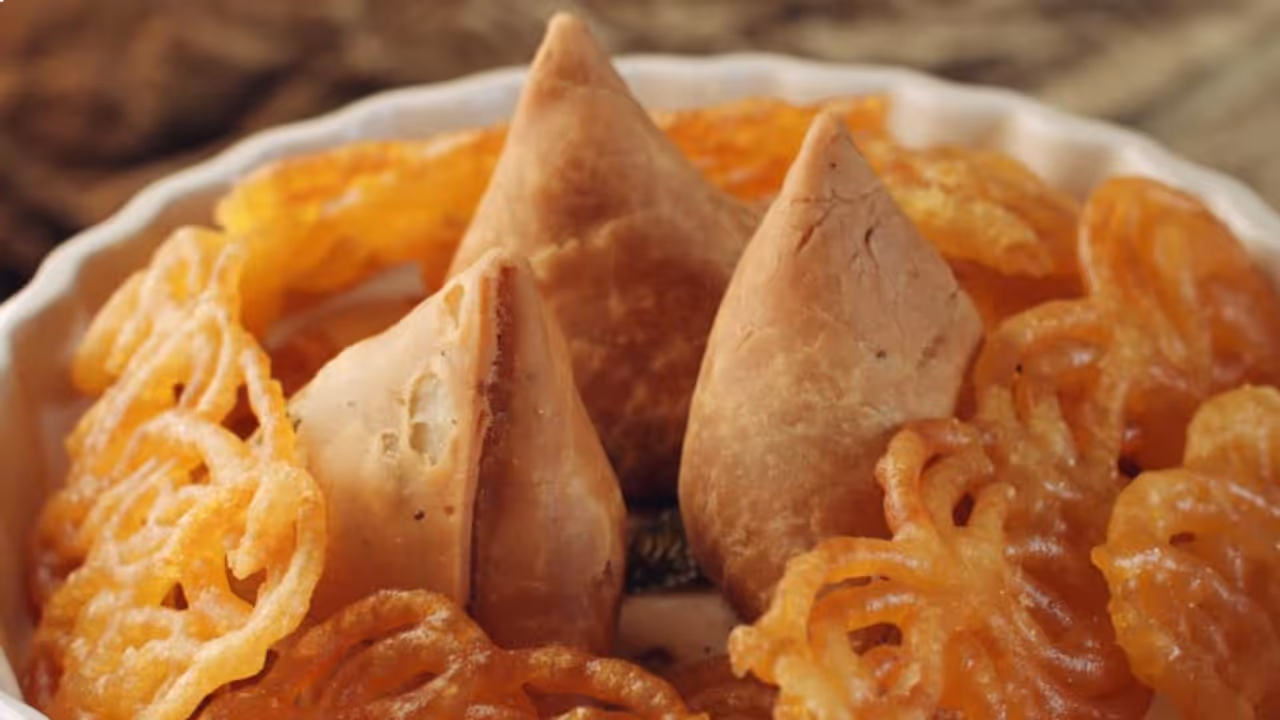 ஜிலேபி, சமோசா, லட்டு சாப்பிடலாமா? ஜிலேபி, சமோசா, லட்டு சாப்பிடலாமா?