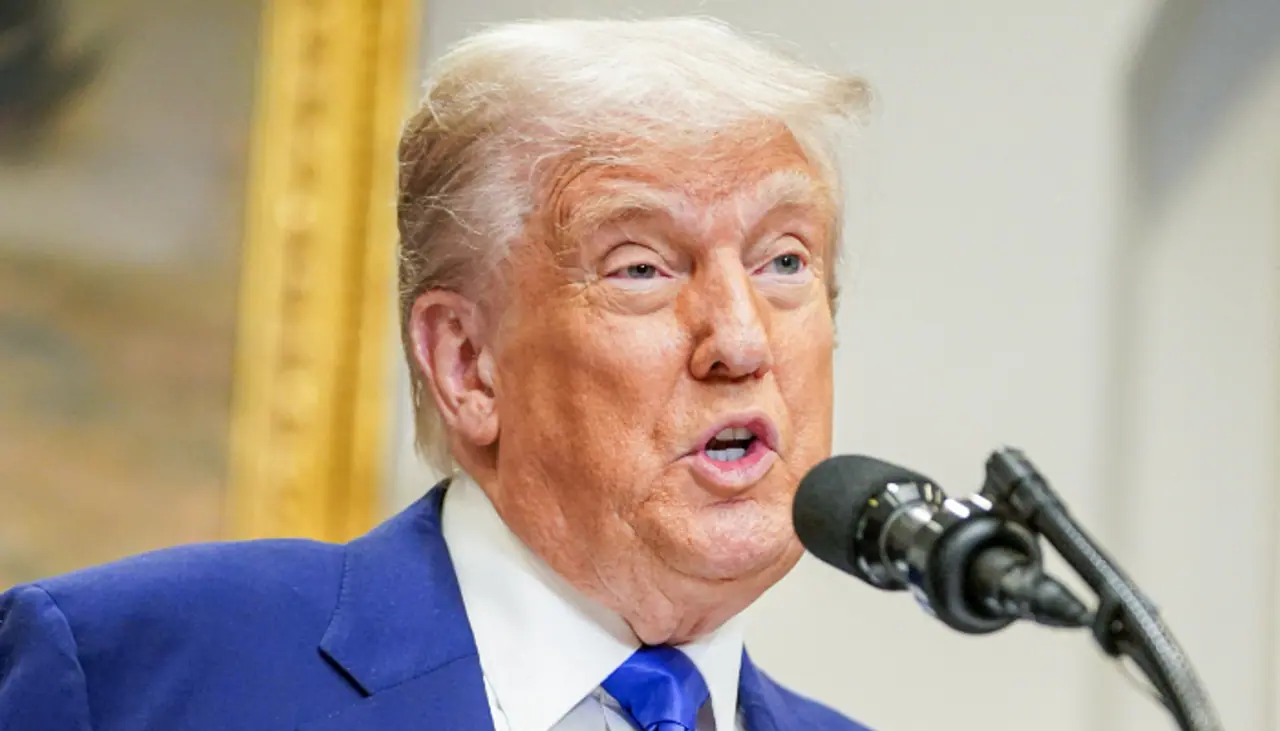 మరో బాంబు పేల్చిన ట్రంప్