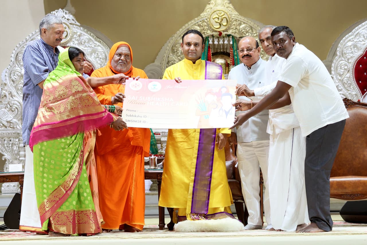 రైతులకు ఉచిత హెల్త్ కార్డు రైతులకు ఉచిత హెల్త్ కార్డు