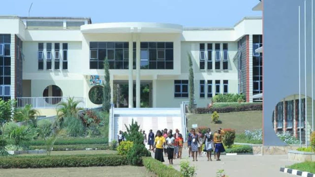 यहां पढ़कर बच्चे बनते हैं अफसर, जानिए कैसे मिलता है एडमिशन यहां पढ़कर बच्चे बनते हैं अफसर, जानिए कैसे मिलता है एडमिशन