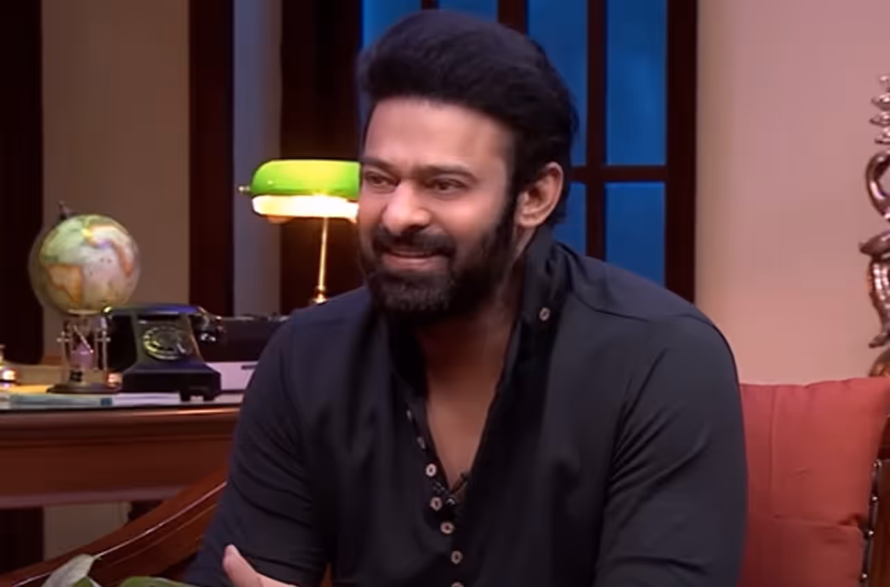 పాన్ ఇండియా హీరోగా రాణిస్తోన్న ప్రభాస్ పాన్ ఇండియా హీరోగా రాణిస్తోన్న ప్రభాస్