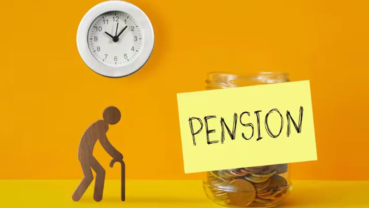 அரசு ஊழியர்களுக்கு ஓய்வூதியம்