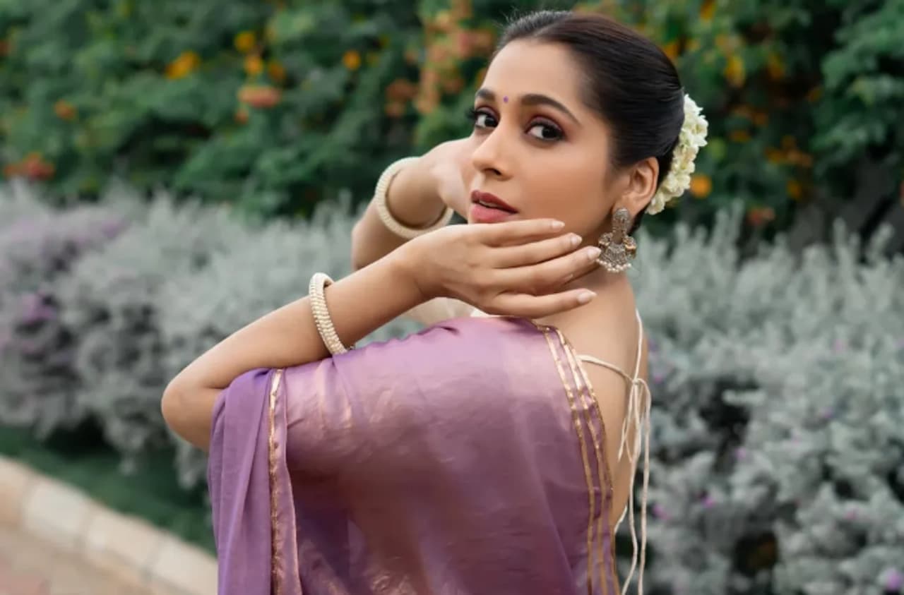 జబర్దస్త్ షోతో యాంకర్‌గా రష్మి గౌతమ్‌ ఫేమస్‌