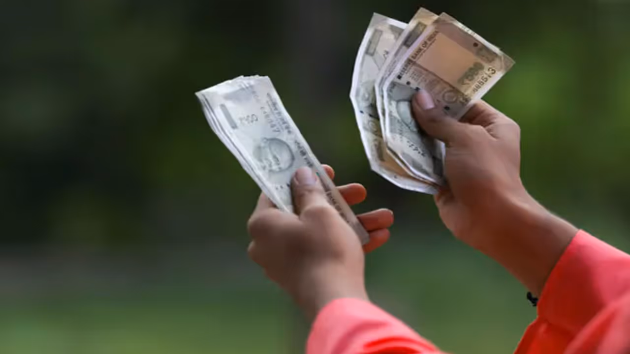 வங்கி கணக்கில் ரூ.2,000