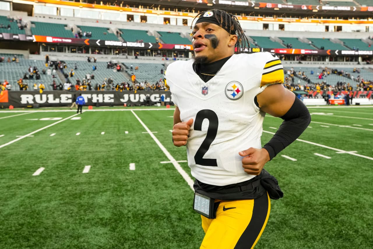 Jets Banking on Fields Despite Ongoing Struggles