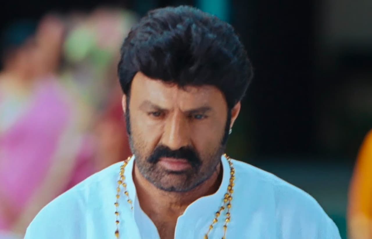 లవర్‌ బాయ్‌తో పోటీలో బోల్తా పడ్డ బాలయ్య 