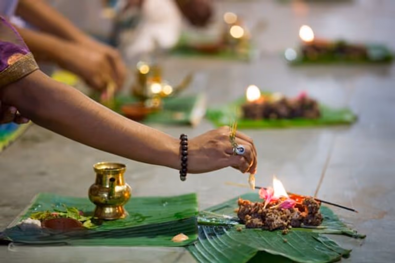 தர்ப்பணம் எதற்காக கொடுக்கப்படுகிறது? தர்ப்பணம் எதற்காக கொடுக்கப்படுகிறது?