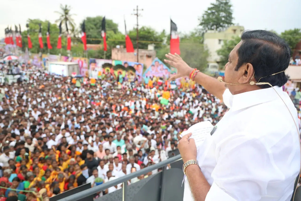 தேர்தல் களத்தில் இறங்கிய அதிமுக