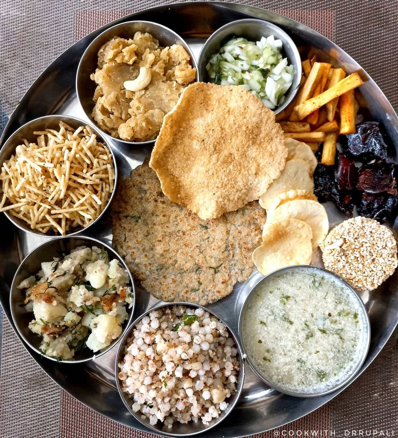 उपवासात खाण्यायोग्य पदार्थ (Allowed Foods during Shravan Somwar Upvas):