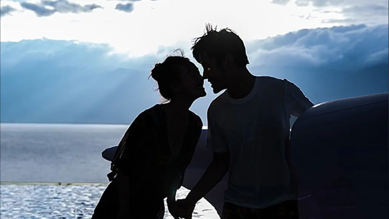 காதல் எனும் தேர்வெழுதி காத்திருக்கும்.! காதல் எனும் தேர்வெழுதி காத்திருக்கும்.!