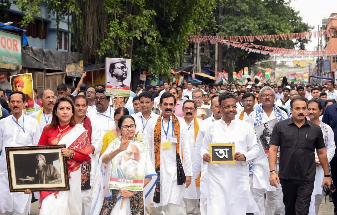 পরিযায়ী শ্রমিকদের পাশে মুখ্যমন্ত্রী 