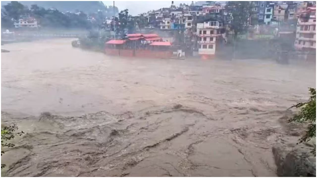 இமாச்சலப் பிரதேசத்தில் வெள்ளம்