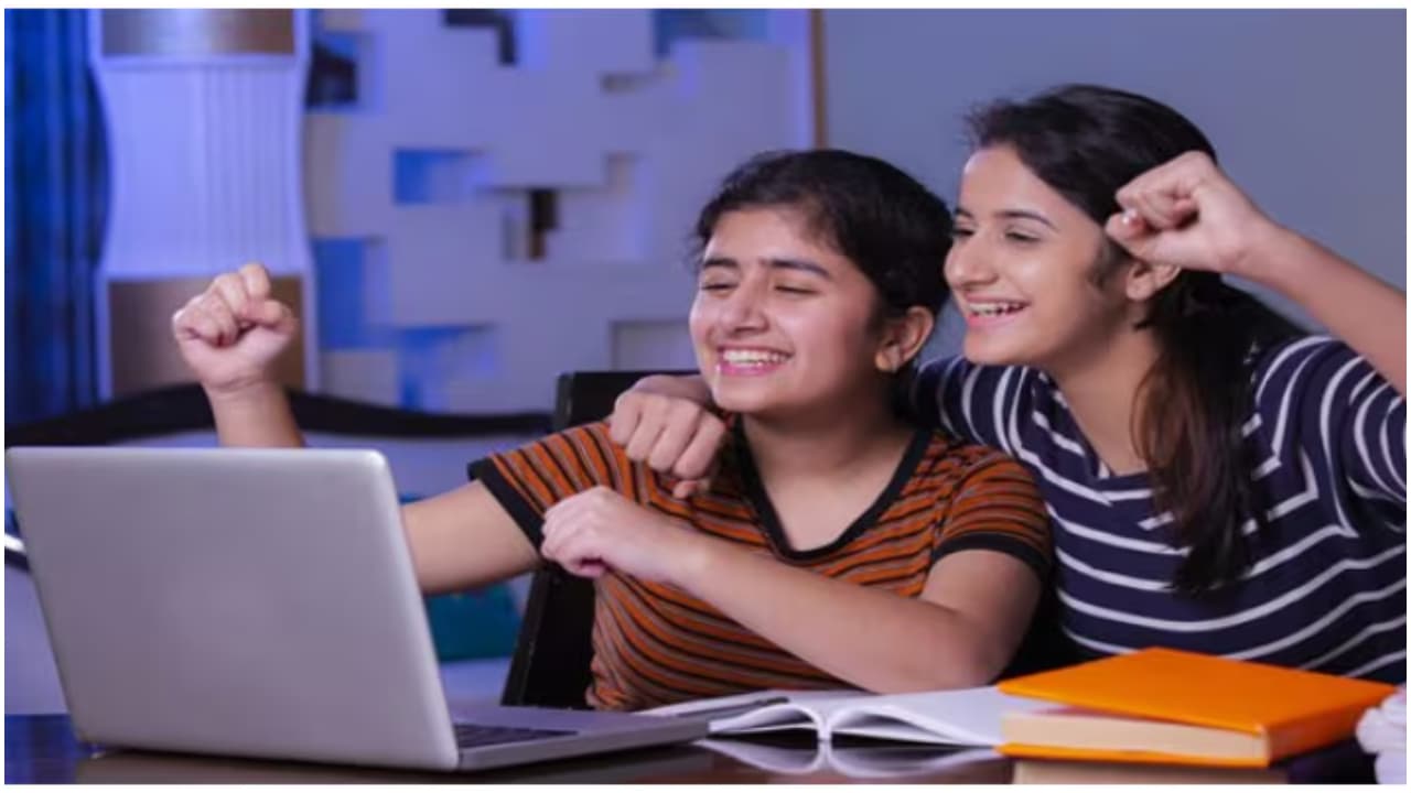 తెలుగు యువతకు లక్కీ ఛాన్స్