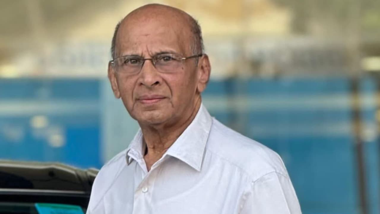 இரண்டு ரூபாய் டாக்டர் ரெய்ரு கோபால்! இரண்டு ரூபாய் டாக்டர் ரெய்ரு கோபால்!