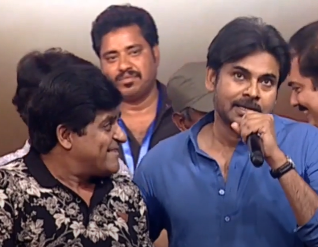 పవన్ కళ్యాణ్, అలీ స్నేహం పవన్ కళ్యాణ్, అలీ స్నేహం