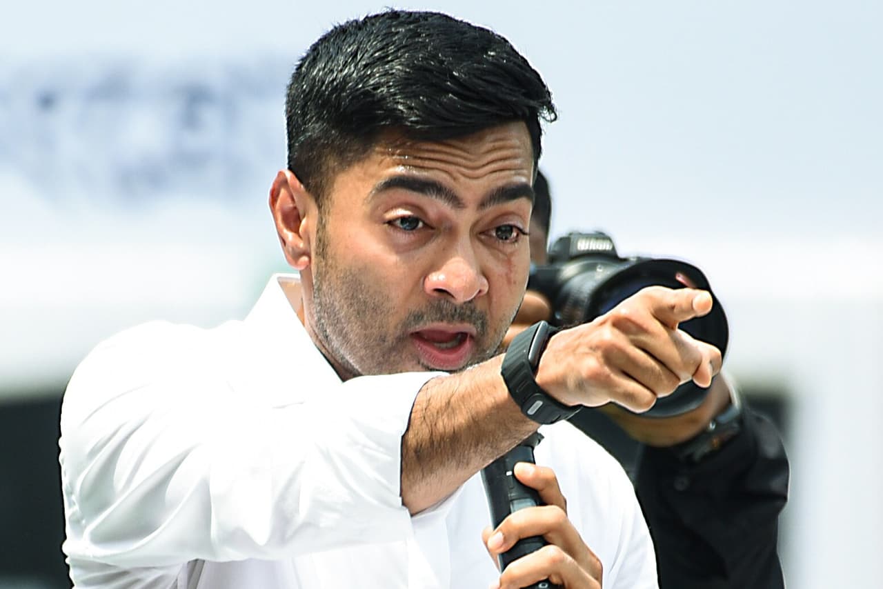 বাংলাদেশ ইস্যুতে সংসদে প্রশ্ন অভিষেকের 