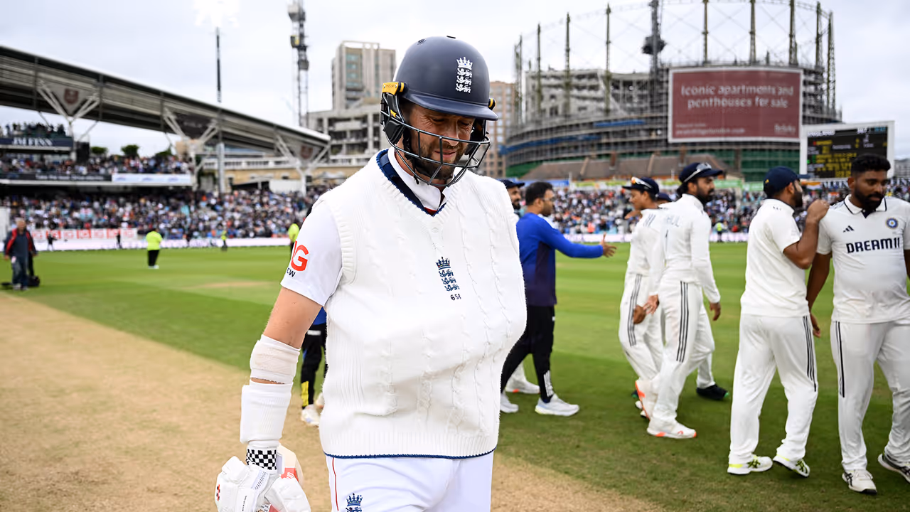  Chris Woakes Bats With One Hand In 5th Test