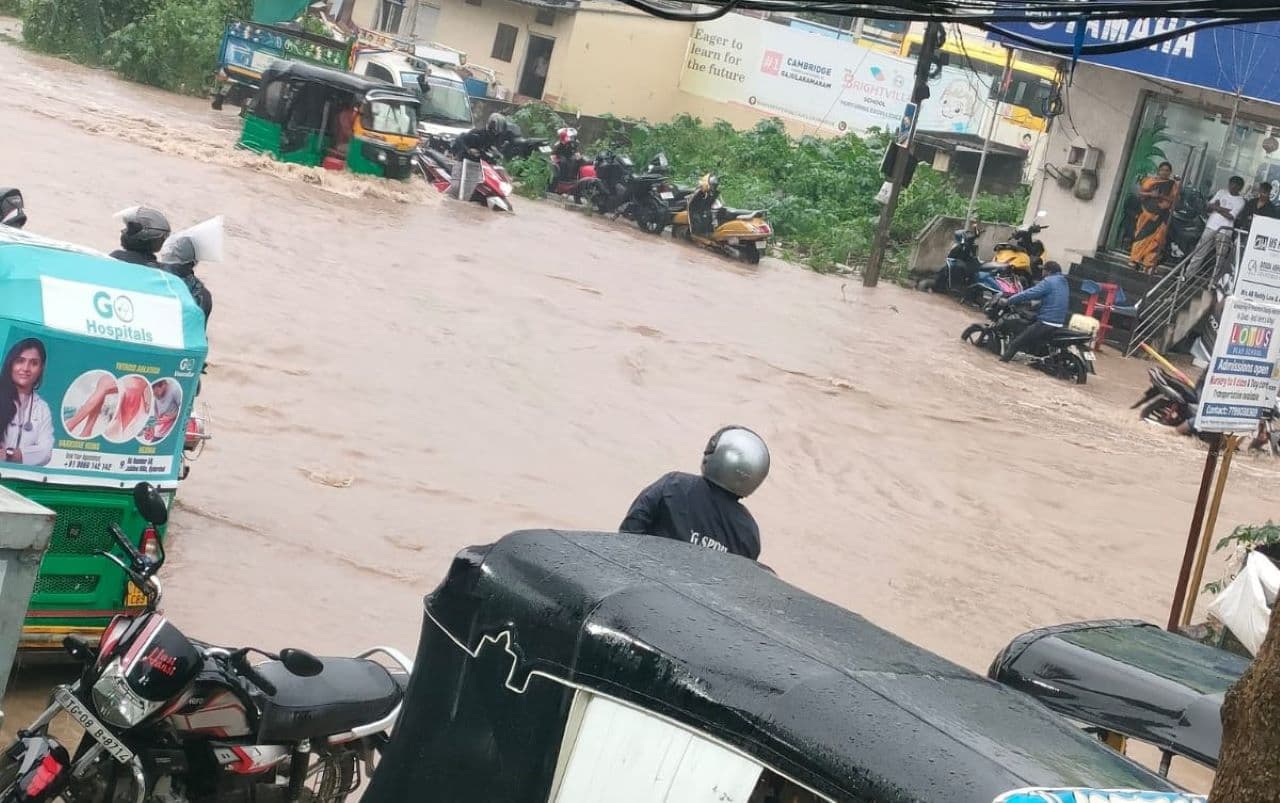 హైదరాబాద్ లో కుండపోత వర్షం