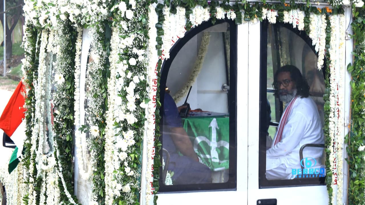  Shibu Soren Funeral: जननायक की विदाई, अंतिम यात्रा खाट पर