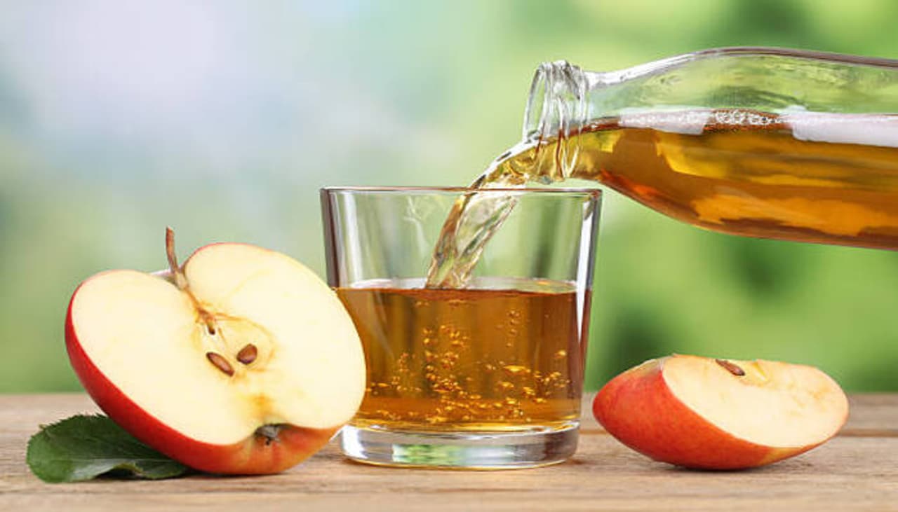 Apple Juice Health Benefits and Risks Apple Juice Health Benefits and Risks