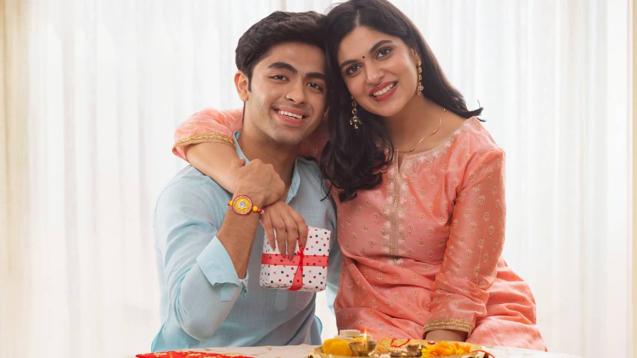 रक्षा बंधन 9 अगस्त को रक्षा बंधन 9 अगस्त को