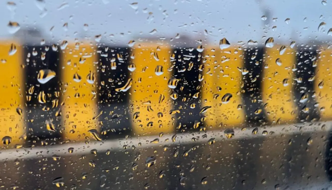 ২ মাসেরও বেশি সময় ধরে পশ্চিমবঙ্গ সহ বিভিন্ন রাজ্যে নিয়মিত বৃষ্টি চলছে, আশঙ্কা বাড়াচ্ছে আবহাওয়ার পূর্বাভাস