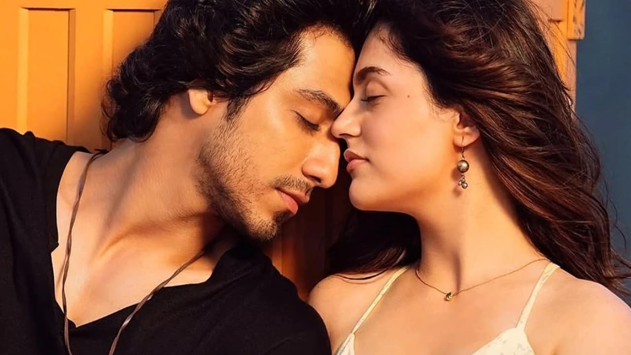 Box Office Collection15th August: गुरुवारी रिलीज झालेल्या चित्रपटांनी किती कमाई केली? Box Office Collection15th August: गुरुवारी रिलीज झालेल्या चित्रपटांनी किती कमाई केली?