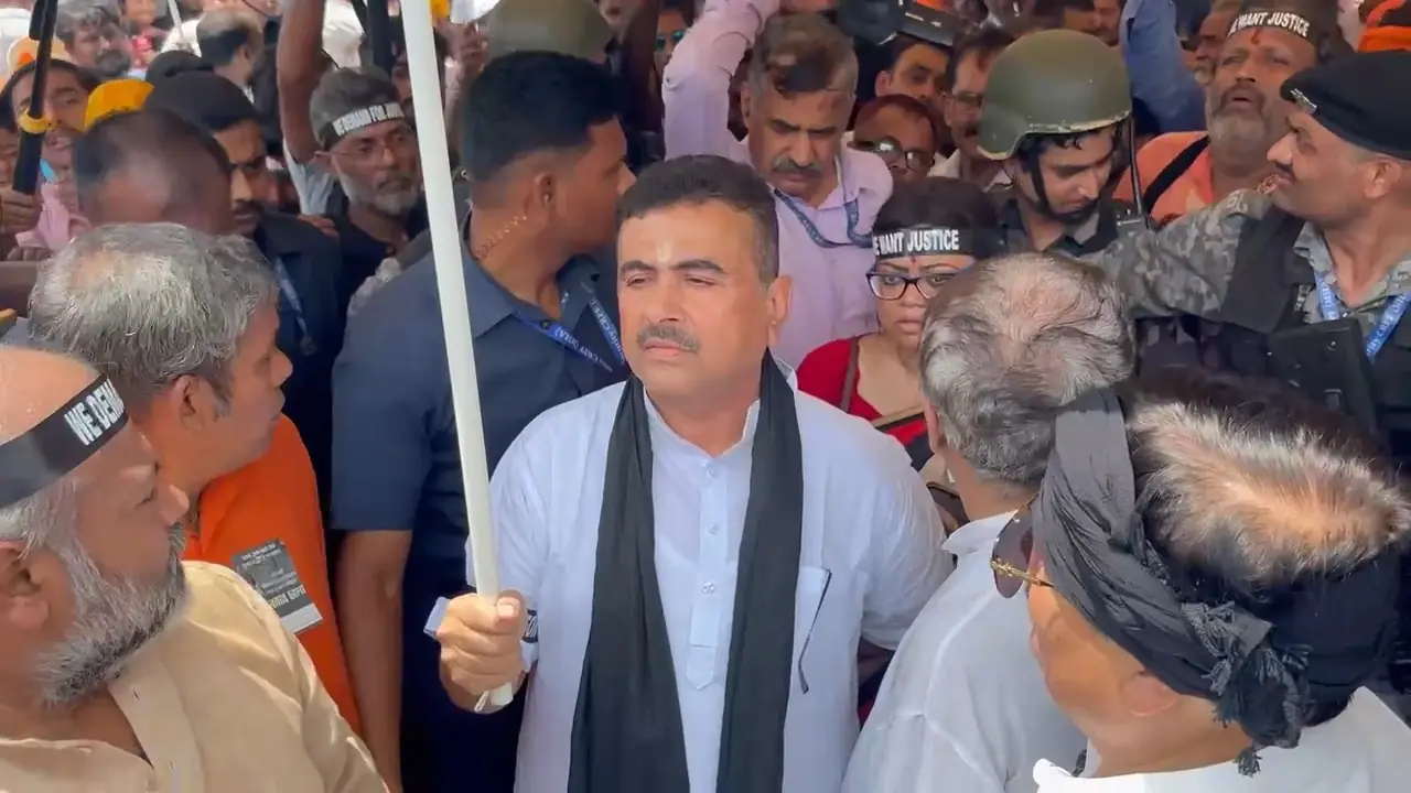 একা শুভেন্দু অধিকারী