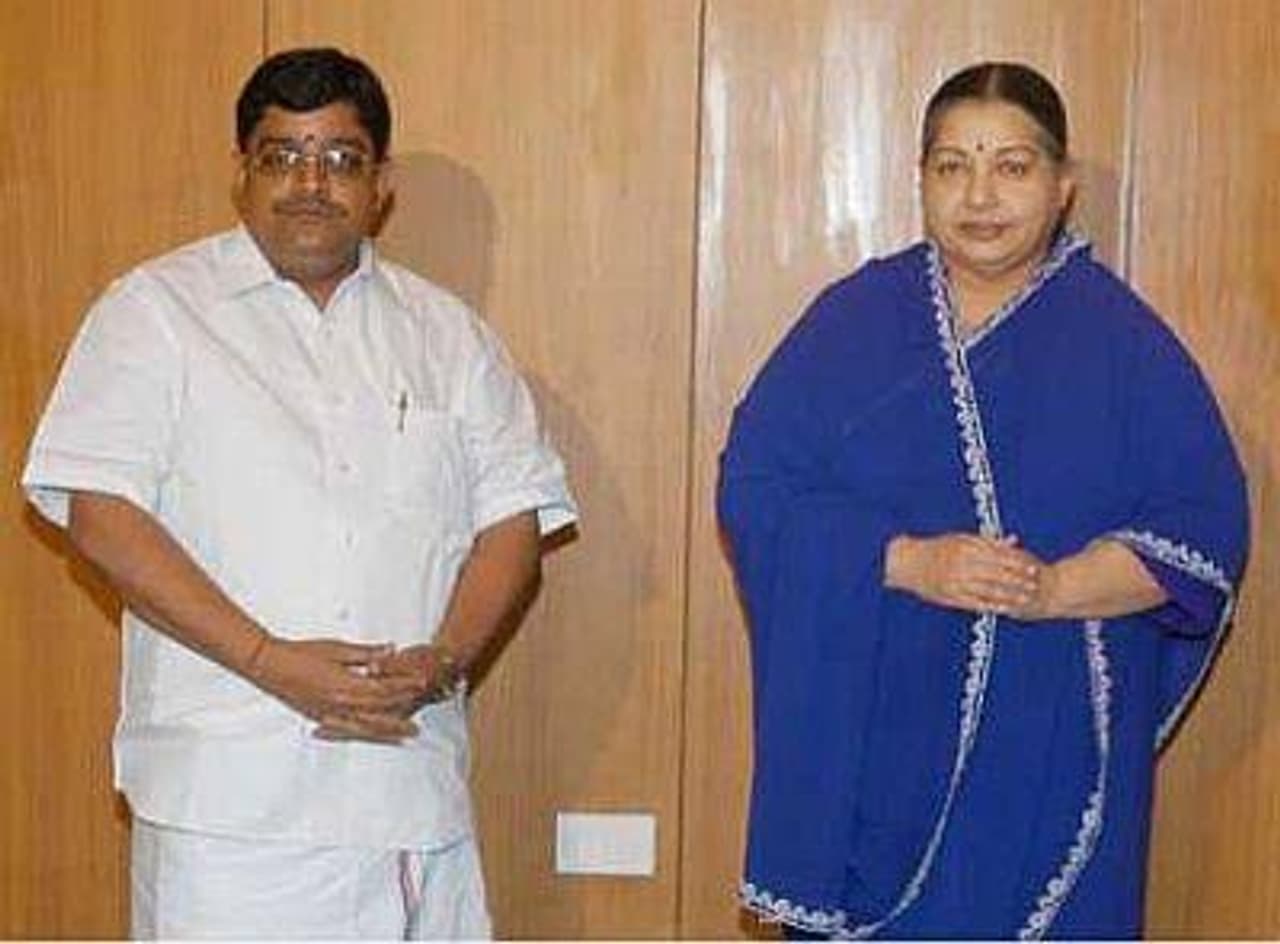 திமுகவில் இணையும் அதிமுக நிர்வாகிகள்